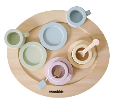 Juego de té en madera